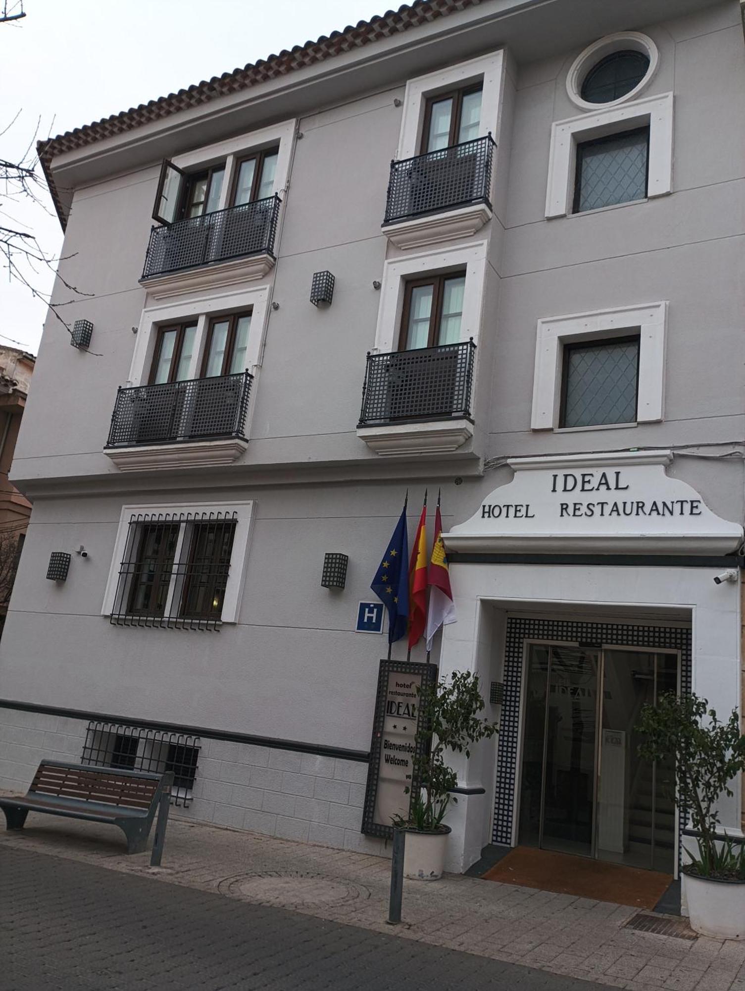 Hotel Ideal Вияробледо Екстериор снимка