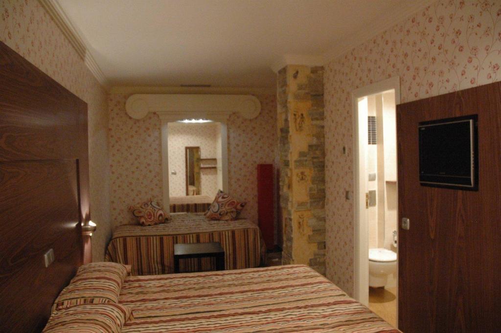 Hotel Ideal Вияробледо Екстериор снимка